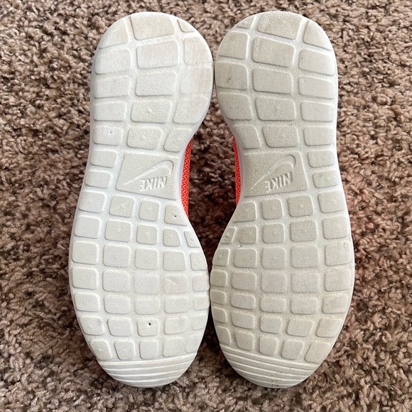 Nike Roshe Run Atomic Mango Running Shoes Women’s Size 6 - Picture 7 of 8